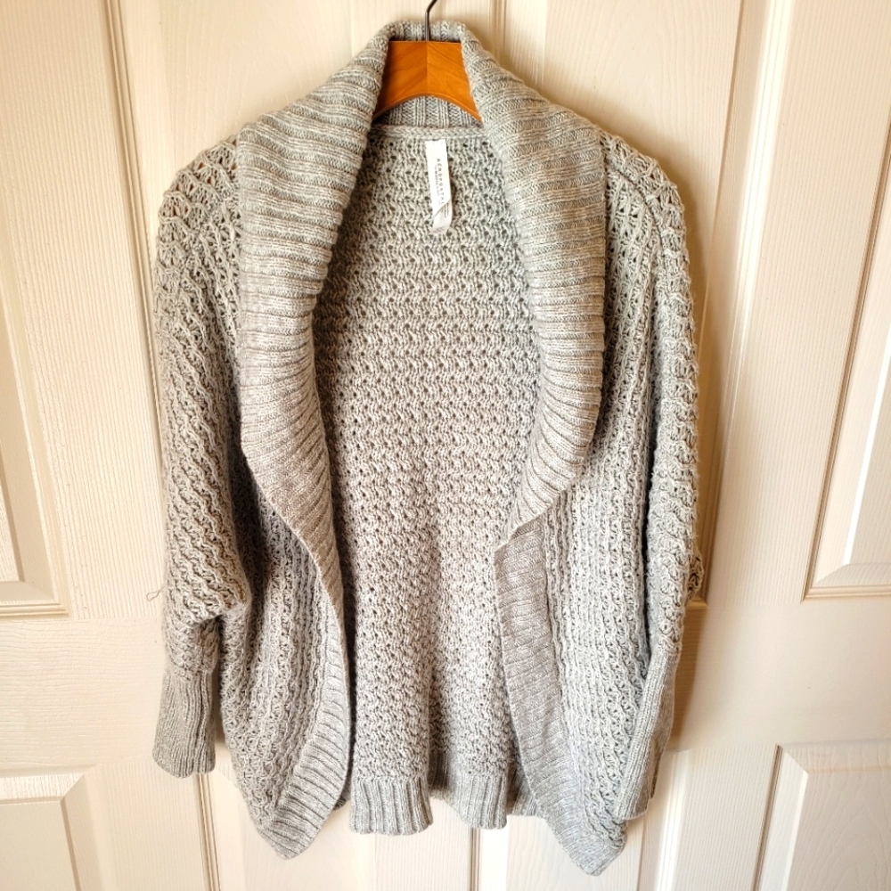 Aeropostale cable knit sweater